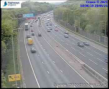 Warning of delays following M60 crash