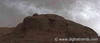 Curiosity captures shimmering, iridescent ‘mother of pearl’ clouds on Mars