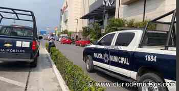 Movilización policiaca por supuestas personas armadas en Plaza Averanda, de Cuernavaca - Diario de Morelos