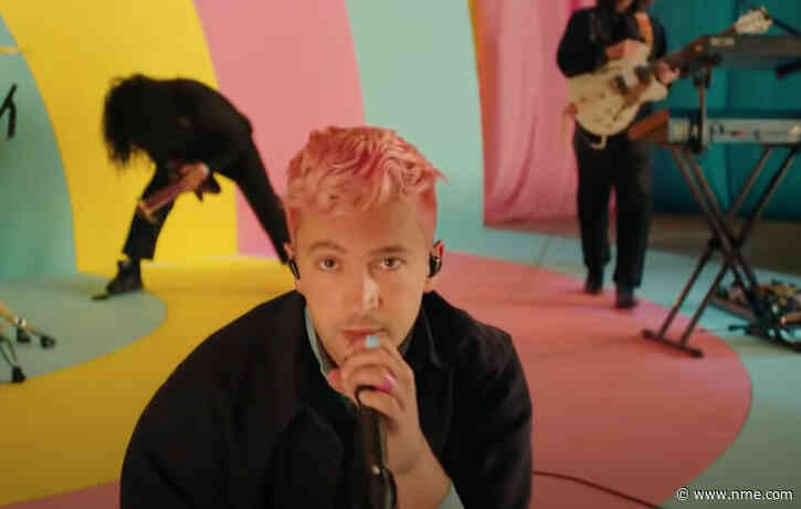 Watch Twenty One Pilots give colourful performance of ‘Shy Away’ on ‘Fallon’