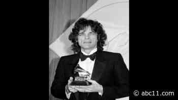 5x Grammy winner BJ Thomas dies of lung cancer complications at 78