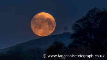Pendle: Photographer creates Blacko Tower moon animation