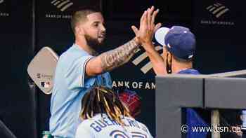 Manoah dominates to win debut, Blue Jays split DH with Yankees - TSN