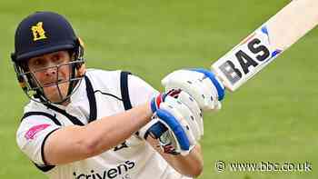 County Championship: Will Rhodes and Michael Burgess put Warwickshire on top of Notts