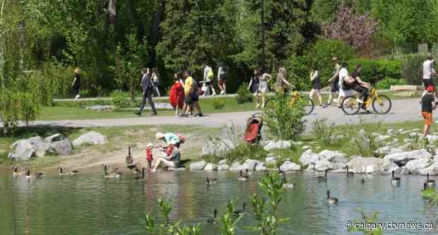 Calgarians enjoy outdoors ahead of eased restrictions
