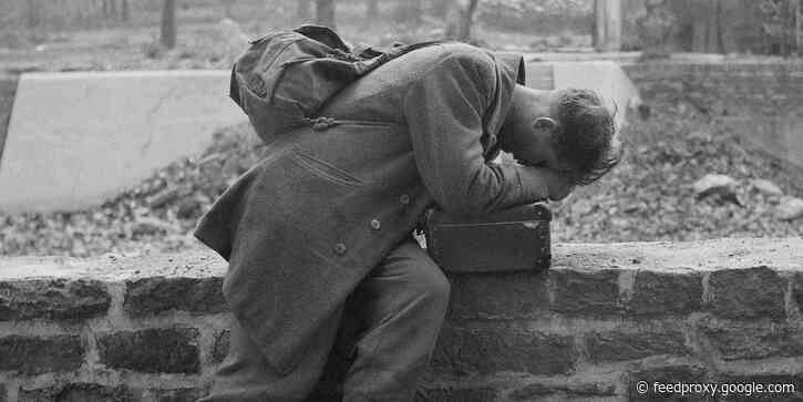 A soldier who photographed World War II in Europe describes 6 of his photos that reveal the 'insanity of war'
