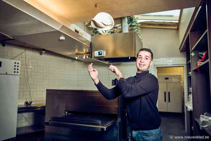 Raadslid verkoopt pizza’s tijdens gemeenteraad