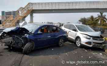 Carambola en autopista de Cuernavaca deja 11 heridos y 18 vehículos accidentados - Debate