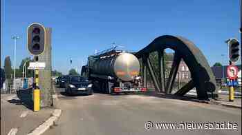 Meulestedebrug is opnieuw open voor verkeer. Volgende stap: een nieuwe brug