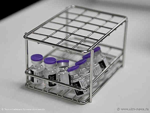 Zu wenig Impfstoff: Impfzentrum Ulm schließt eine der beiden Messehallen