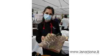 I dj set in mezzo a frutta e verdura Terra di Prato, il mercato sonoro - LA NAZIONE