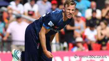 Logan van Beek: Derbyshire sign Netherlands all-rounder for T20 Blast