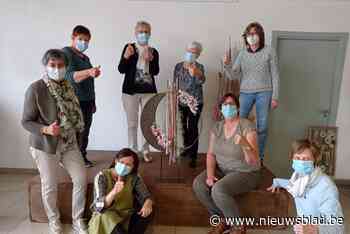 Cursisten florist zetten 51 handelaars letterlijk in de bloemetjes<BR />