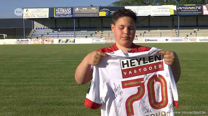 Gesigneerde voetbaltruitjes voor ‘mancave’ voor leukemiepatiëntje