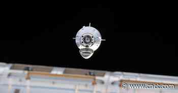 SpaceX signs 'blockbuster deal' to send space tourists to the ISS     - CNET