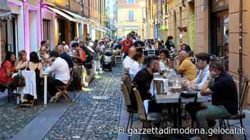 Modena, centro pronto a ripartire con i “Tavolini sotto le stelle” - La Gazzetta di Modena