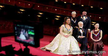 The Toasts Are Mimed, but the Kennedy Center Honors Return