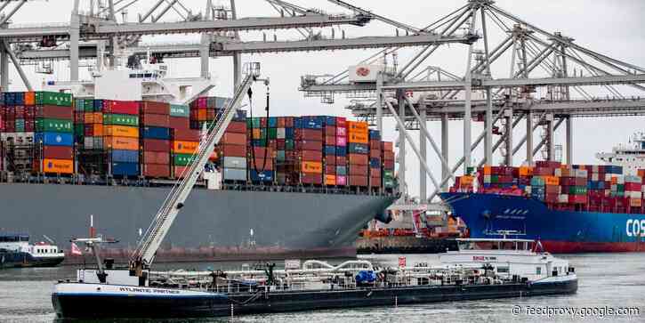Bloomberg's Joe Weisenthal explains why there's 'no obvious solution' for our never-ending supply chain predicament