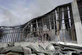 Brandruine: Tage des Hallen-Skeletts in Schneidenbach scheinen gezählt - Freie Presse