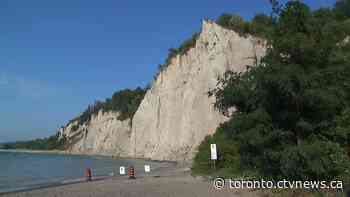 New fencing going up near Scarborough Bluffs to keep climbers off cliffs
