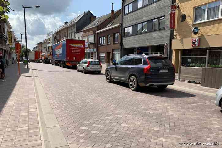 Mechelbaan (N15) in Putte kraakt onder verkeersdrukte: “We kunnen als gemeente weinig doen”