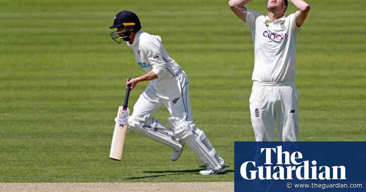 Ollie Robinson tries to block out the noise and get on with England job
