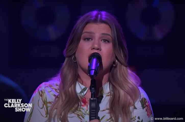 Kelly Clarkson Soars on Her Cover of Prince’s ‘When Doves Cry’