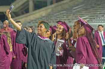 Houston ISD will be the last of area school districts to hold graduation ceremonies - Houston Chronicle