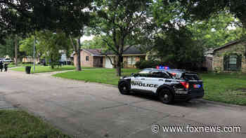 Texas police rescue 10 people from suspected human smuggling operation in Houston home; 2 suspects in custody - Fox News