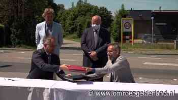 Bus tussen Aalten en Duitse Bocholt gaat in augustus eindelijk rijden - Omroep Gelderland