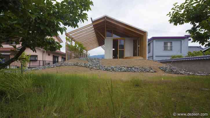 Ryuichi Ashizawa Architects marries indoors and outdoors with Half Barn in Hashimoto