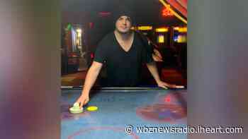 Rhode Island Man Gears Up For ESPN Air Hockey Tournament | WBZ NewsRadio 1030 - KFI AM 640