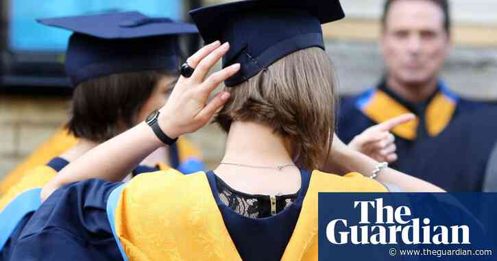 Students in England call for 30% Covid discount on tuition fees