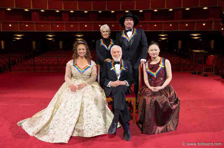 Coming Out of ‘A Dark Tunnel,’ Joan Baez, Garth Brooks & More Reflect on Kennedy Center Honors