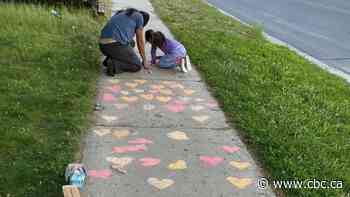 Couple uses chalk art to talk to their daughter about discovery at Kamloops residential school