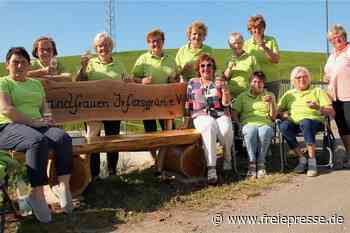 Irfersgrün: Bank der Landfrauen ziert Dorfteich - Freie Presse