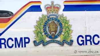 Parts of Parkland County asked to shelter in place, 2 suspects armed and dangerous