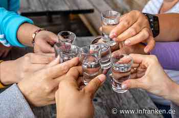 Verstoß gegen Infektionsschutzgesetz in Bamberg: 20 junge Leute feiern am Pavillon im Hain