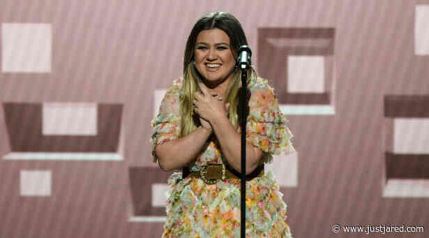 Kelly Clarkson Covers Garth Brooks' 'The Dance' While Honoring Him at Kennedy Center Honors 2021 (Video)