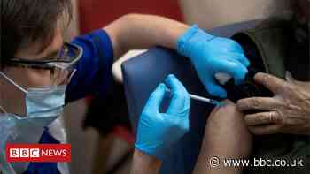 Covid: Lancashire health chief wants vaccine walk-ins for all adults