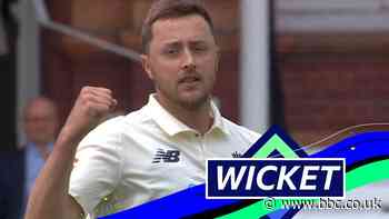 England v New Zealand: Wagner caught behind as Robinson claims another wicket