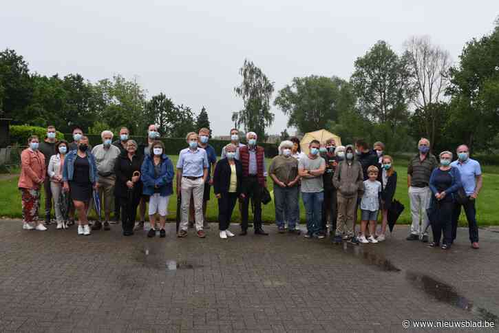 Opnieuw protest tegen geurhinder pluimenverwerkend bedrijf: “Plots was er weer die misselijkmakende stank waar je braakneigingen van krijgt”