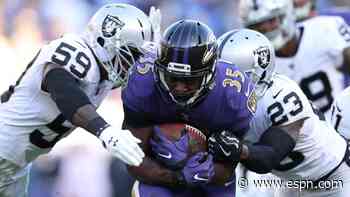 Ravens extend RB Edwards on 2-year, $10M deal