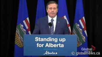 ‘I sincerely regret the decision we made’: Alberta premier apologizes for working dinner at Federal Building