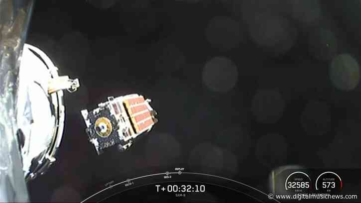 SpaceX Successfully Launches a Sirius XM Satellite Into Orbit