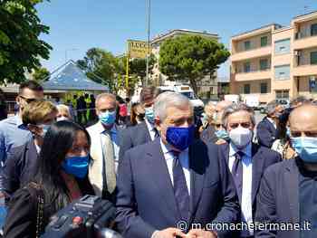 Tajani e Battistoni (FI) al punto vaccini di Fermo: il 'grazie' ai sanitari e la ricetta per la rinascita economica - Cronache Fermane