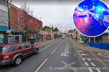 Met Police appeal over stabbing on Plumstead High Street