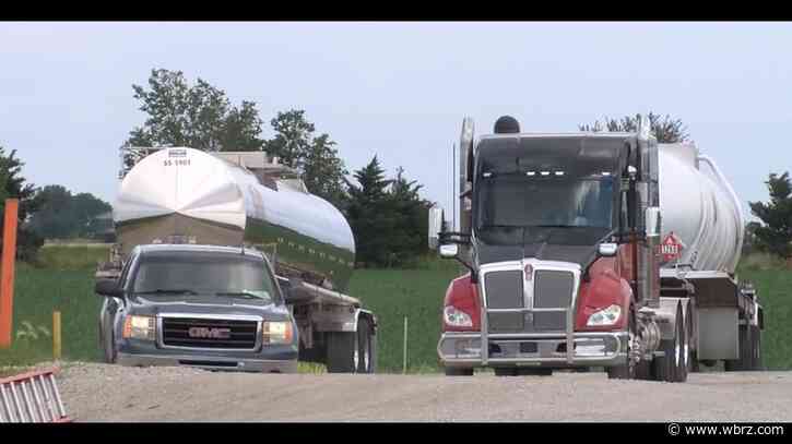 Illinois mans body found in gas tanker hauled by truck
