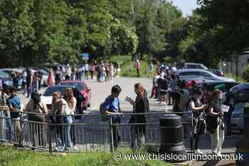 Young people hurry to book Covid vaccines in south London