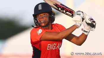 Batter Sophia Dunkley handed first England central contract